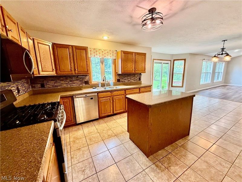 3076 Ravineview Circle , Stow, OH 44224 Photo 9