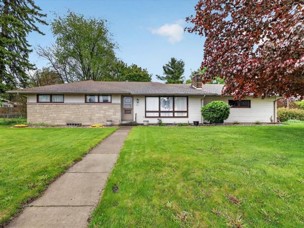 814 N Drake Road, Kalamazoo, MI 49006