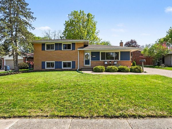2011 Brampton Court, Ann Arbor, MI 48103