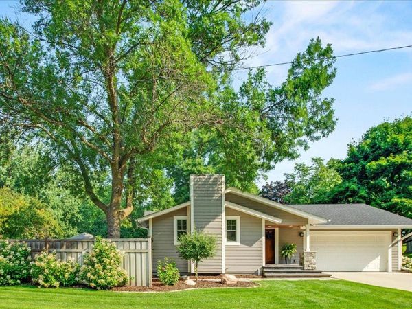 5536 Mirror Lakes Drive , Edina, MN 55436