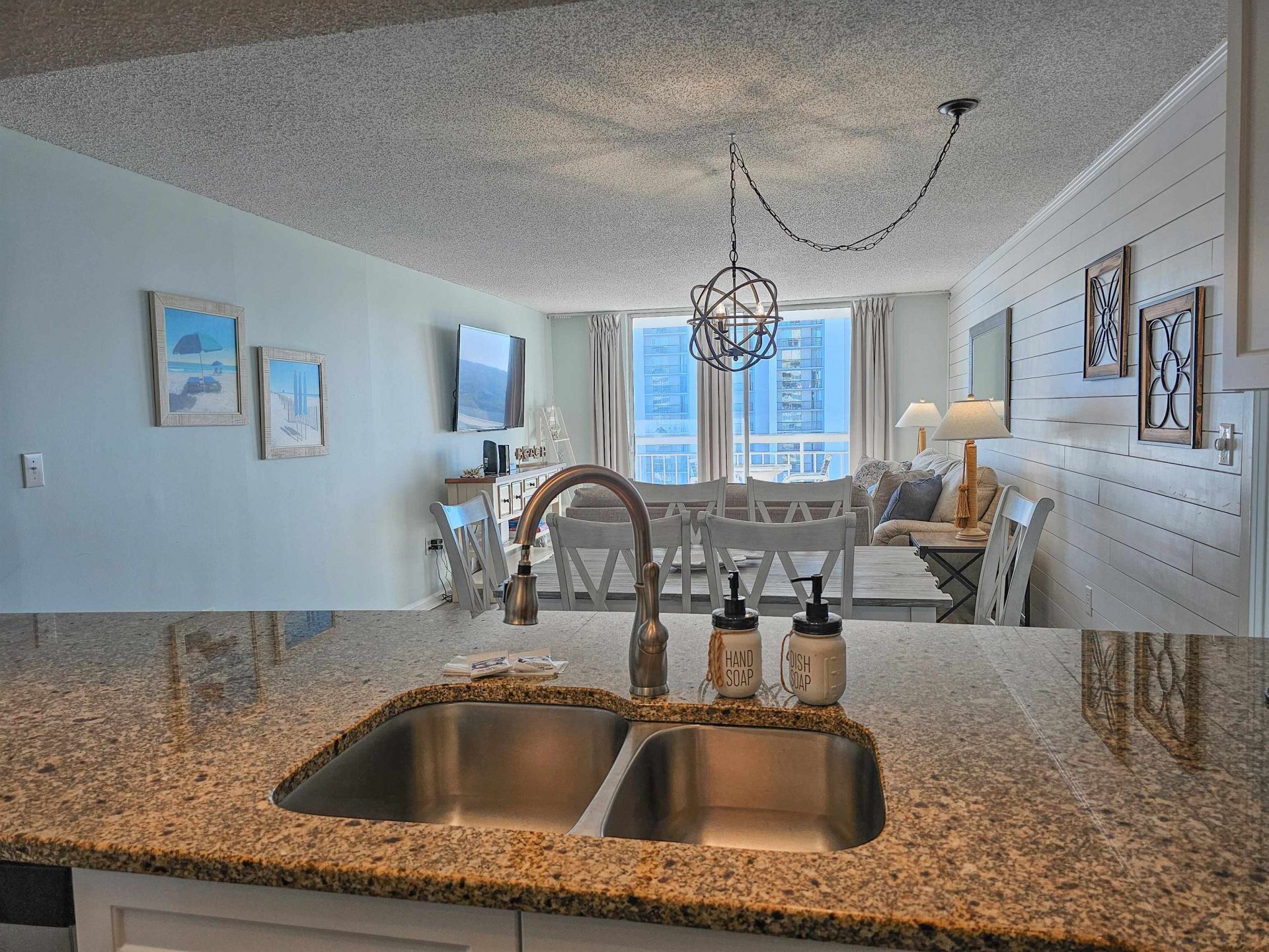 9820 Queensway Blvd. Photo 14