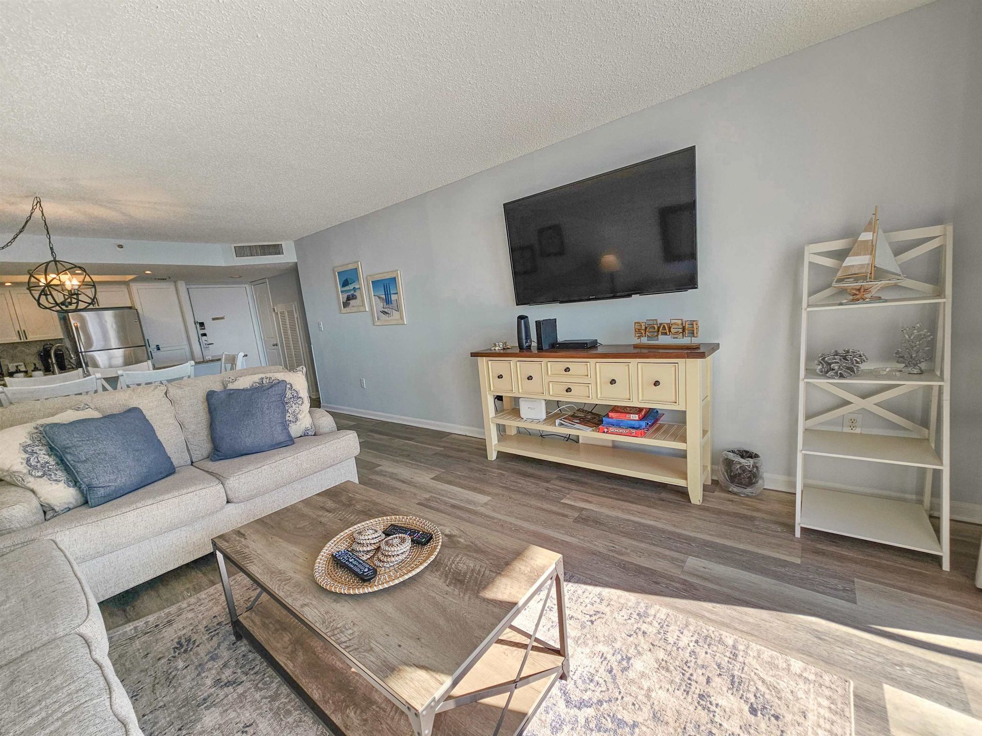 9820 Queensway Blvd. Photo 8