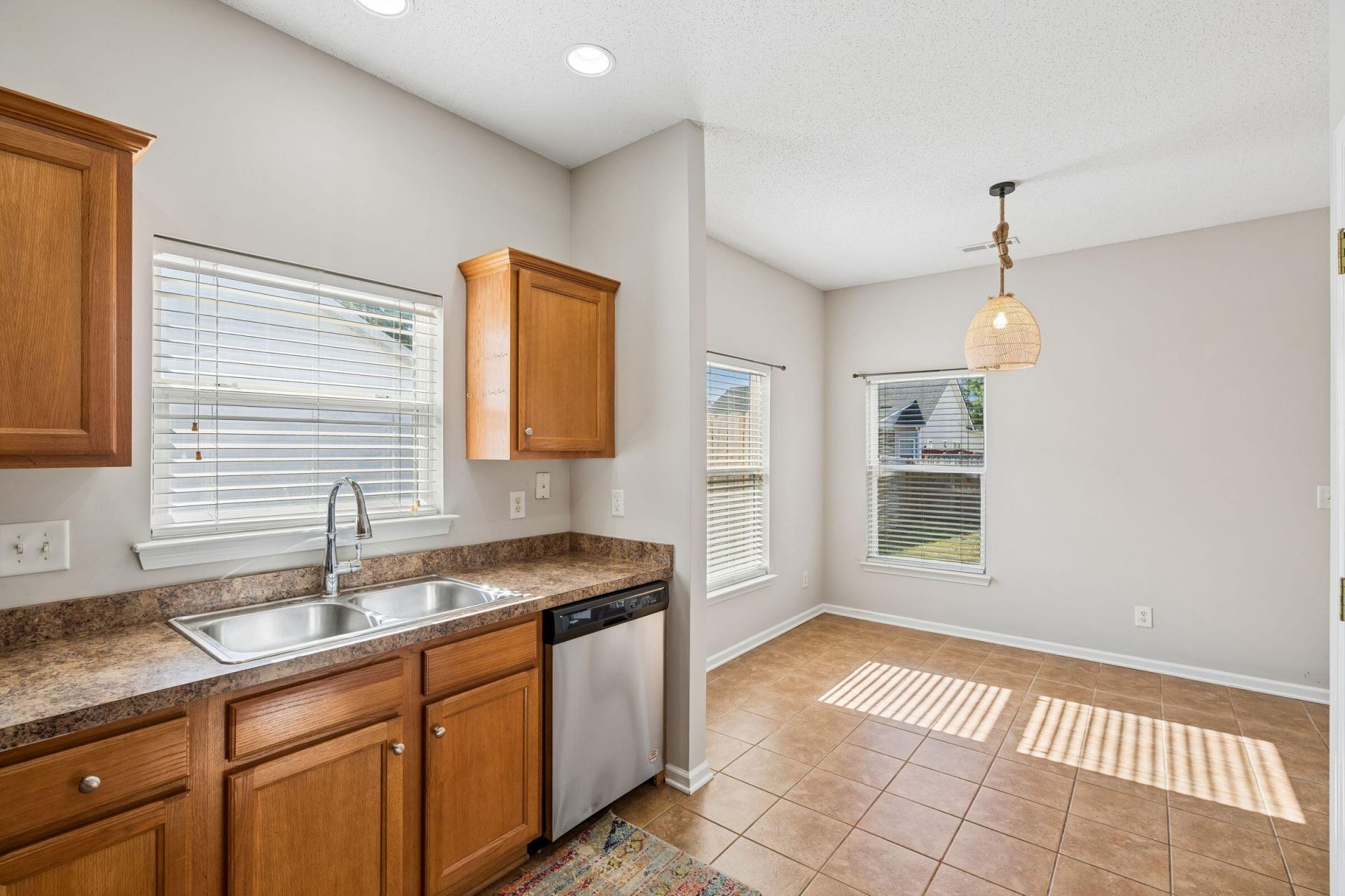 121 Speer Street Photo 13