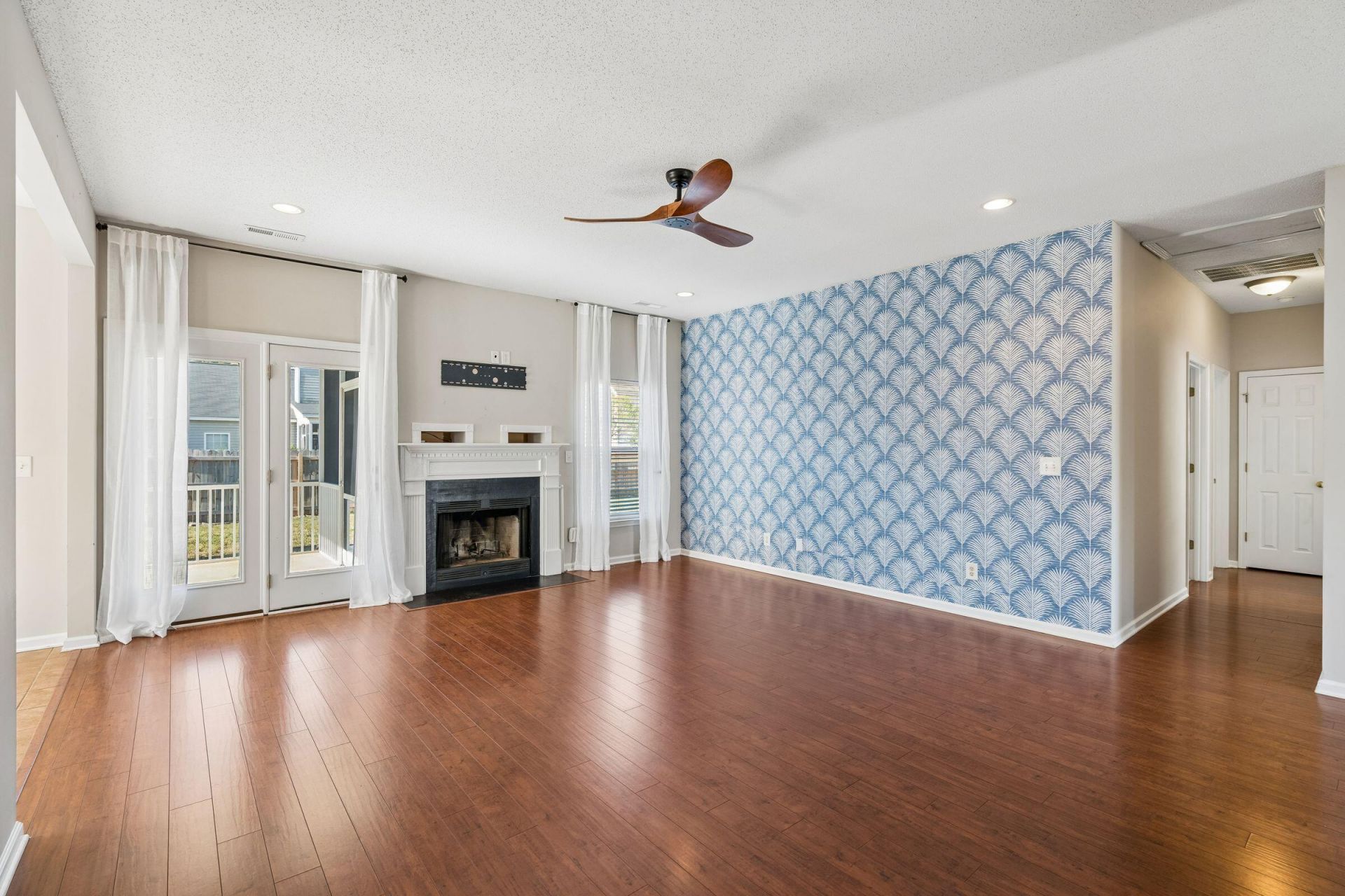 121 Speer Street Photo 5