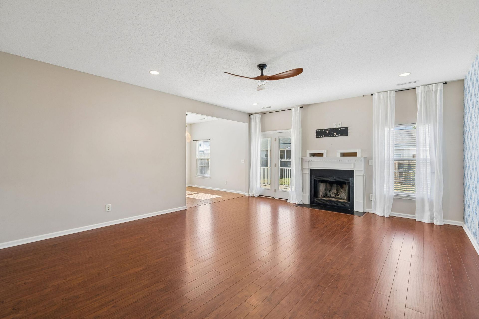 121 Speer Street Photo 6