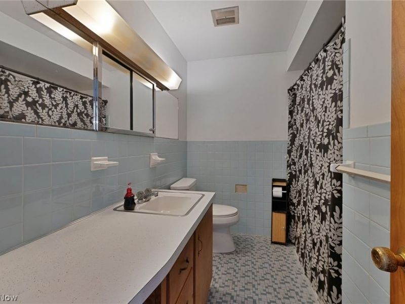 4285 Kerrybrook Drive , Youngstown, OH 44511 Photo 11
