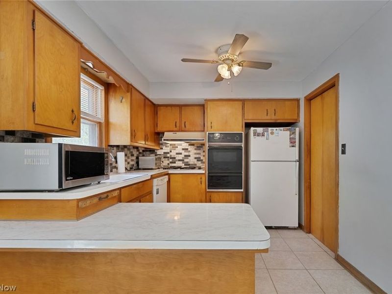 4285 Kerrybrook Drive , Youngstown, OH 44511 Photo 5