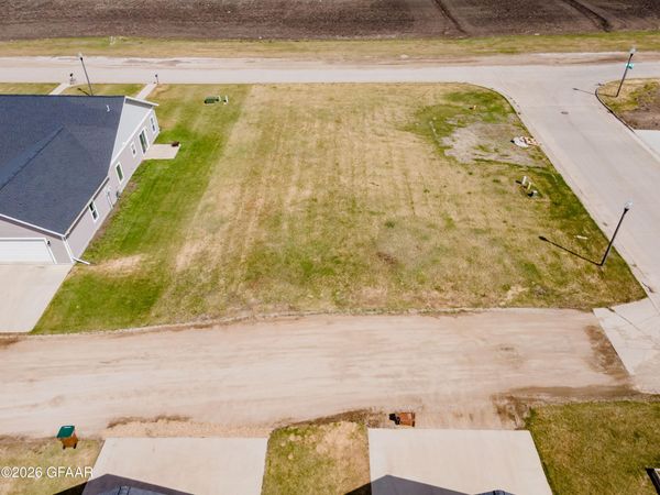 2323 8TH Avenue NW, East Grand Forks, MN 56721