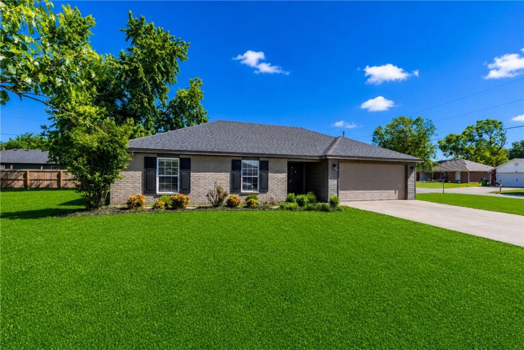 700 Ponderosa Street, Centerton, AR 72719 Main Photo