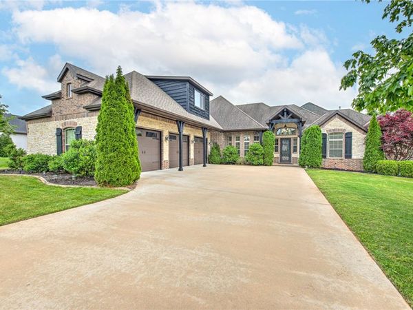 4951 Sagely Lane, Fayetteville, AR 72703