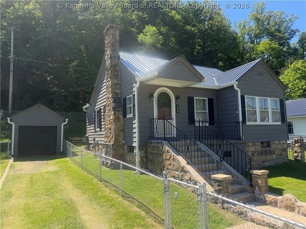 3239 Old Logan Road, Logan, WV 25601