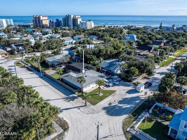 900 E 1st Avenue, New Smyrna Beach, FL 32169