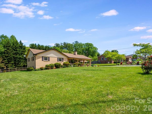 458 Beach Drive, Hendersonville, NC 28792