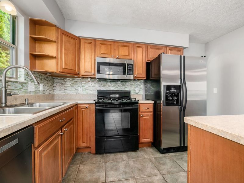 4432 Village Park Drive , Columbus, OH 43228 Photo 11
