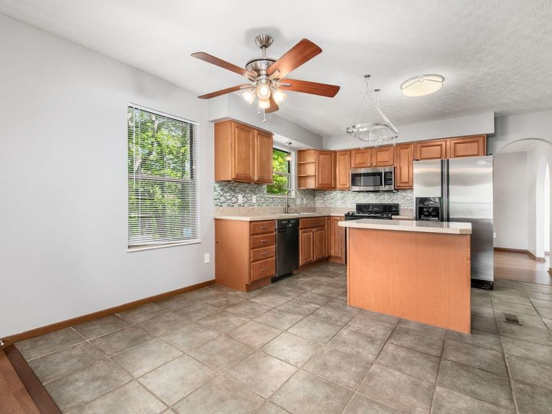 4432 Village Park Drive , Columbus, OH 43228 Photo 14