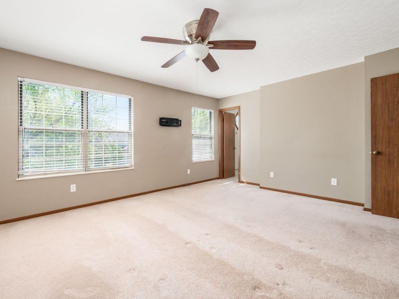 4432 Village Park Drive , Columbus, OH 43228 Photo 20