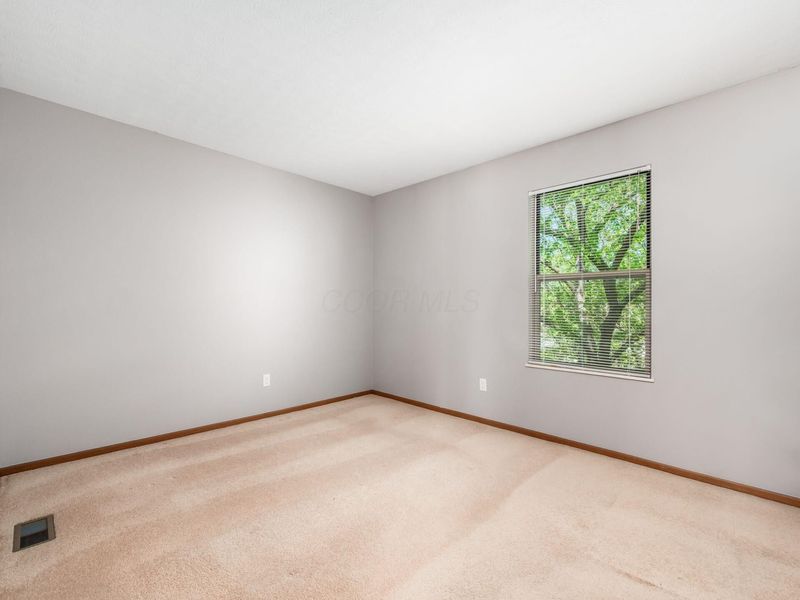 4432 Village Park Drive , Columbus, OH 43228 Photo 24