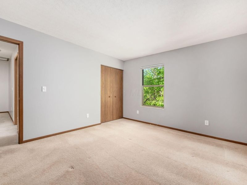 4432 Village Park Drive , Columbus, OH 43228 Photo 26
