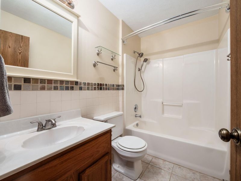 4432 Village Park Drive , Columbus, OH 43228 Photo 27