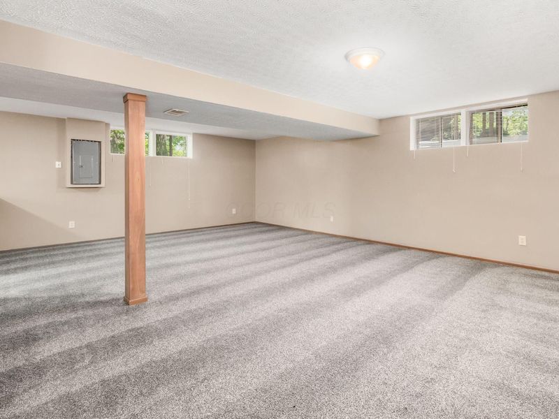 4432 Village Park Drive , Columbus, OH 43228 Photo 29