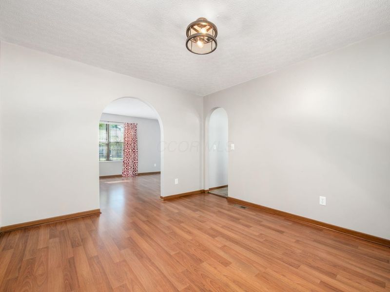 4432 Village Park Drive , Columbus, OH 43228 Photo 9