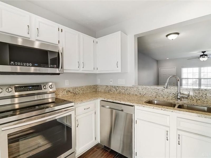 9351 Captiva Bay, Miamisburg, OH 45342 Photo 2