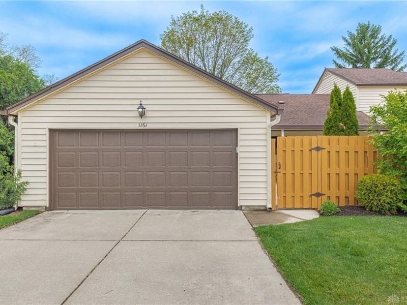 1161 Bournemouth Court, Centerville, OH 45459 Photo 2