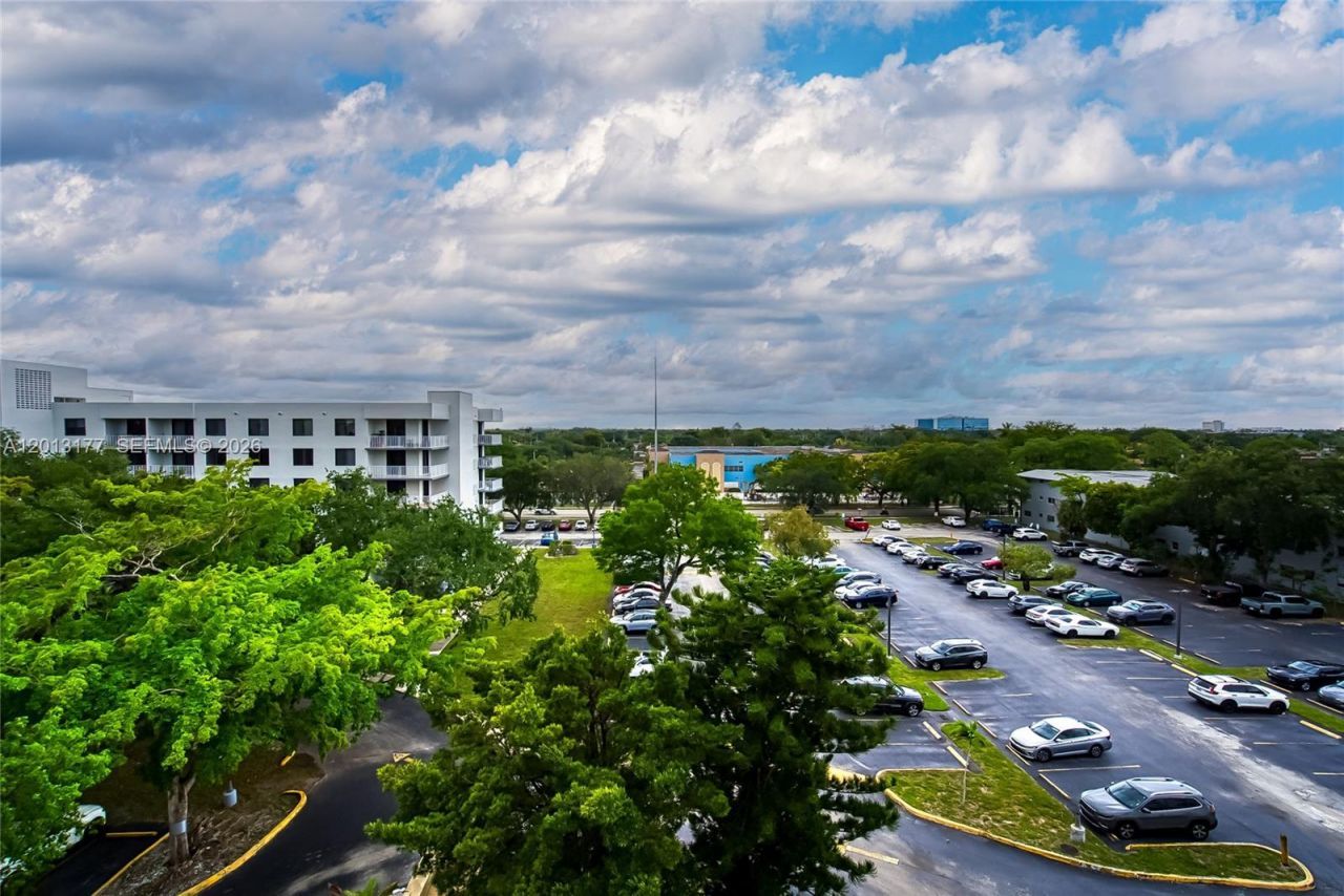 919 Hillcrest , Unit 607, Hollywood, FL 33021 Photo