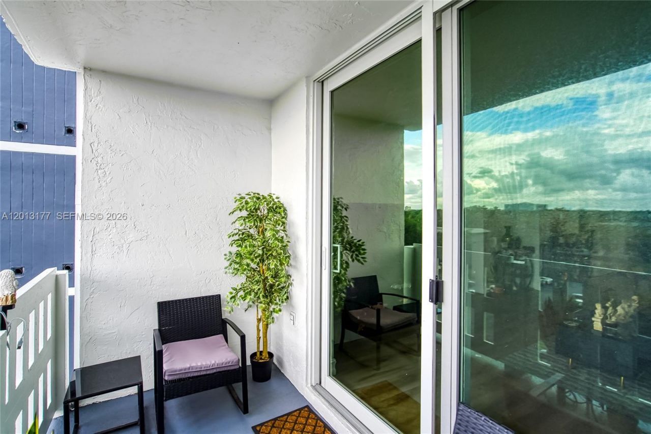 919 Hillcrest , Unit 607, Hollywood, FL 33021 Photo