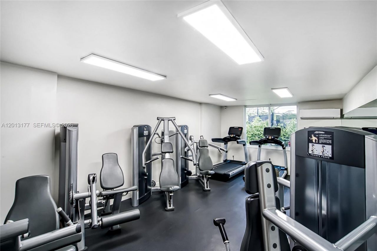 919 Hillcrest , Unit 607, Hollywood, FL 33021 Photo
