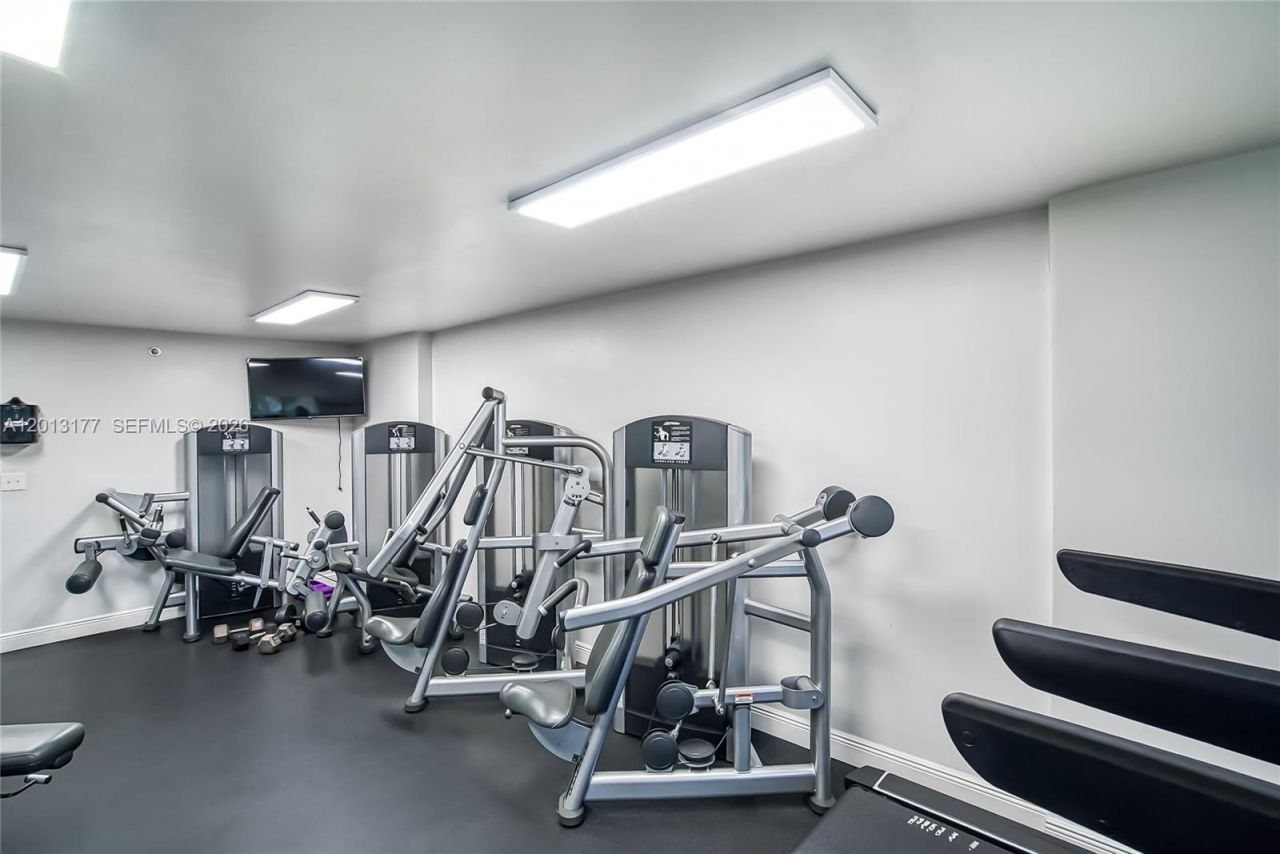 919 Hillcrest , Unit 607, Hollywood, FL 33021 Photo