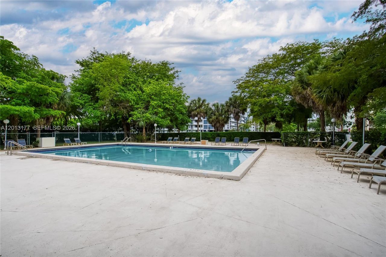 919 Hillcrest , Unit 607, Hollywood, FL 33021 Photo