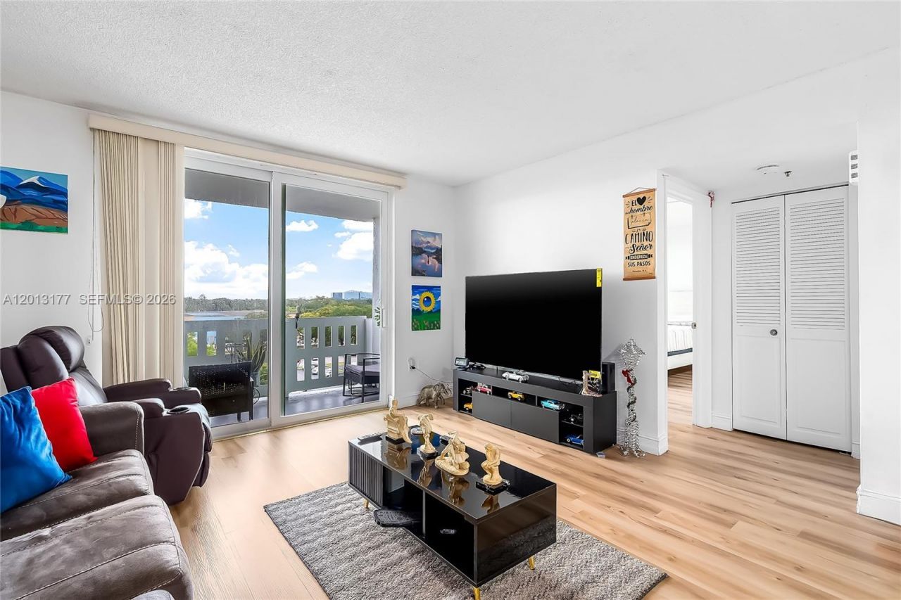 919 Hillcrest , Unit 607, Hollywood, FL 33021 Photo