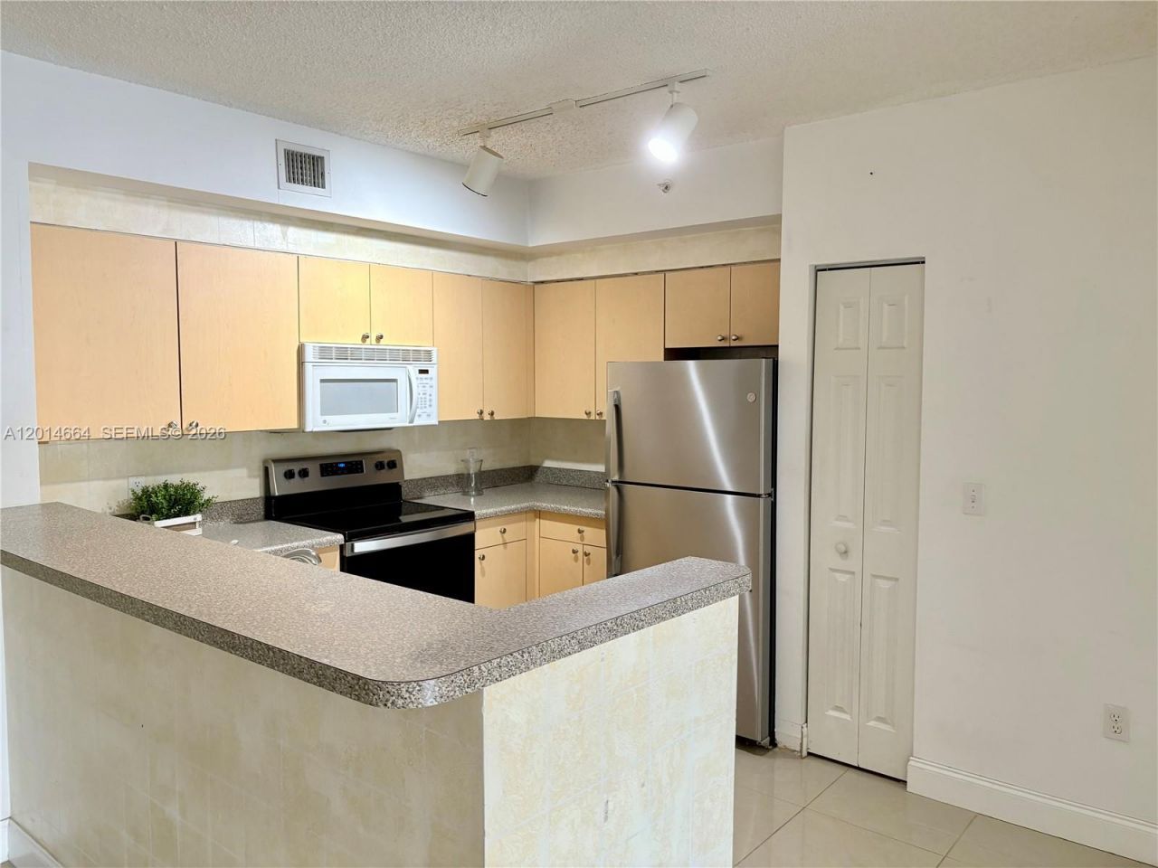 8030 N Nob Hill Rd , Unit 105, Tamarac, FL 33321 Photo