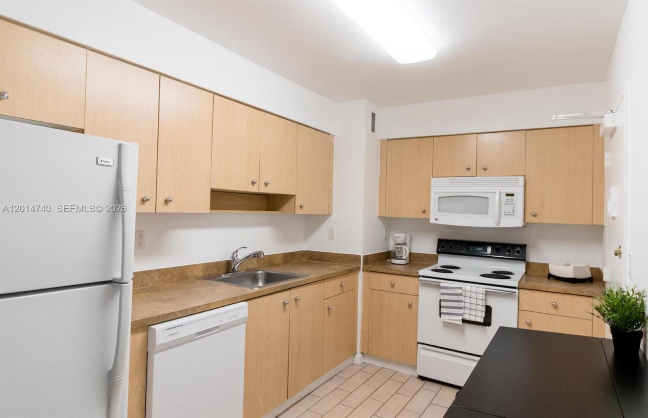 9195 Collins Ave , Unit 611, Surfside, FL 33154 Photo