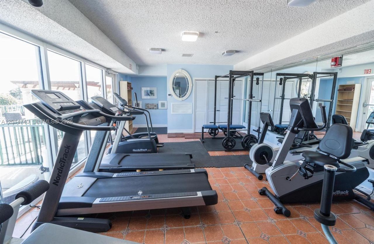 9195 Collins Ave , Unit 611, Surfside, FL 33154 Photo