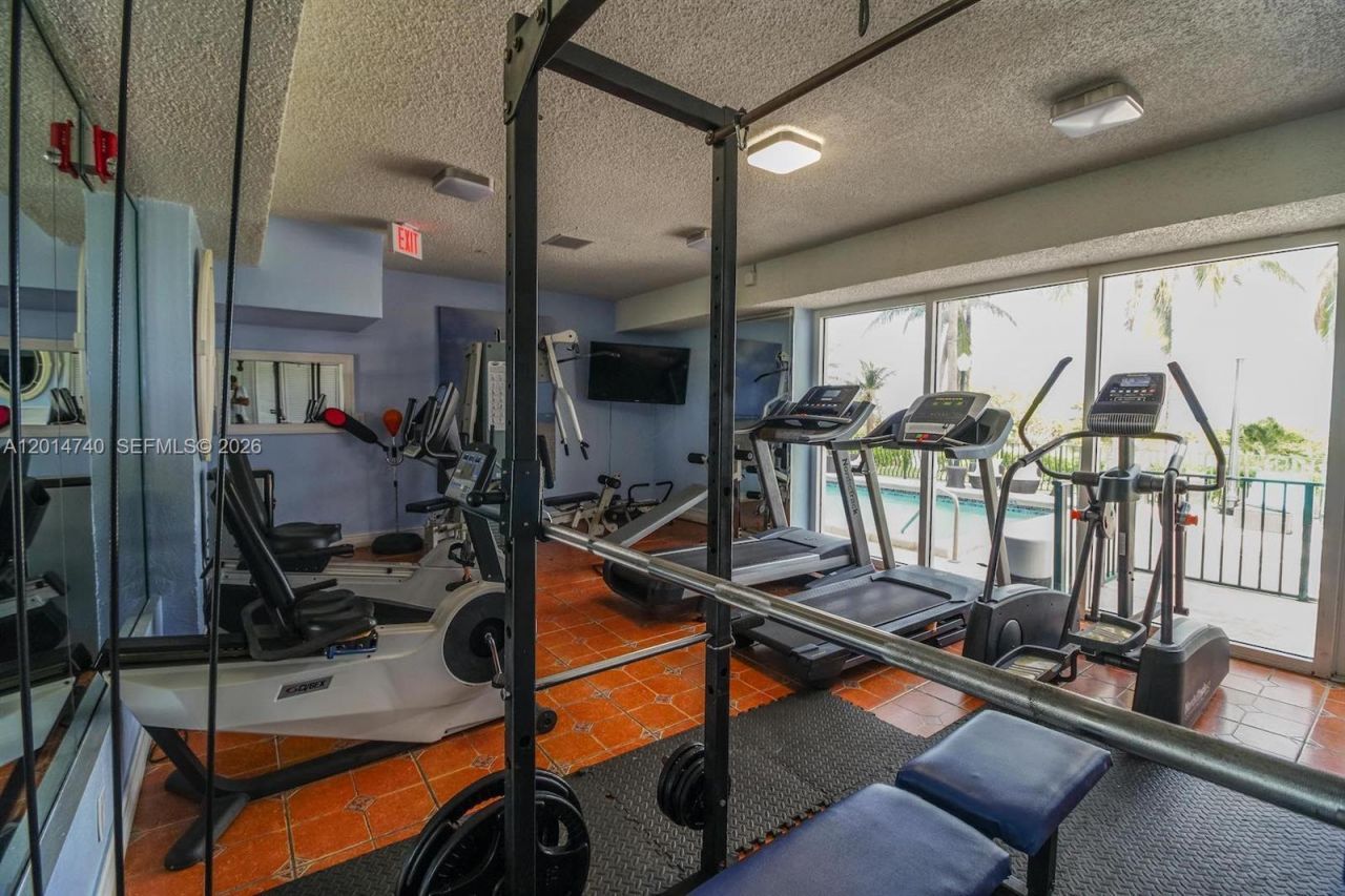 9195 Collins Ave , Unit 611, Surfside, FL 33154 Photo