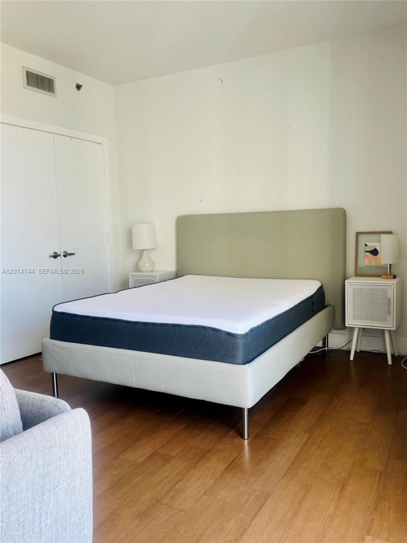 1060 Brickell Ave , Unit 3709, Miami, FL 33131 Photo