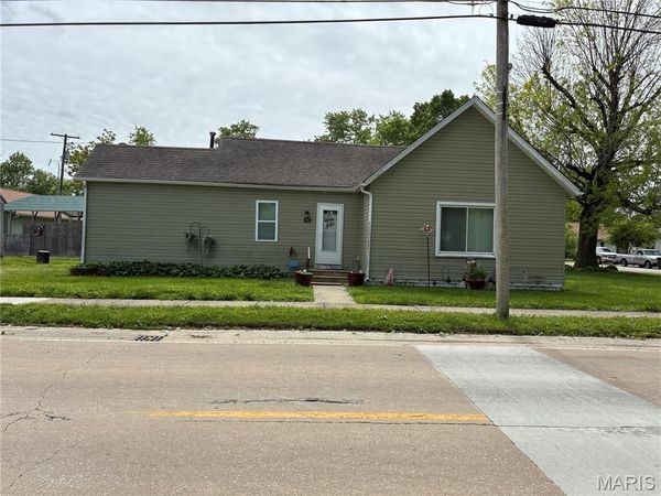 592 Brown Avenue, Livingston, IL 62058