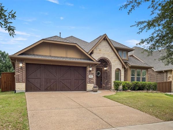 925 Lighthouse Lane, Savannah, TX 76227