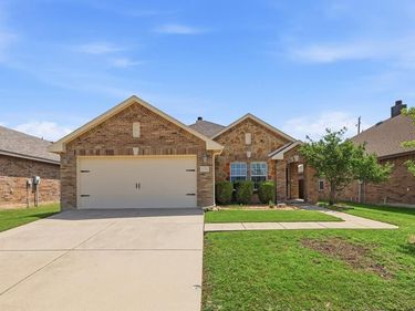 9108 Noontide Drive, Fort Worth, TX 76179