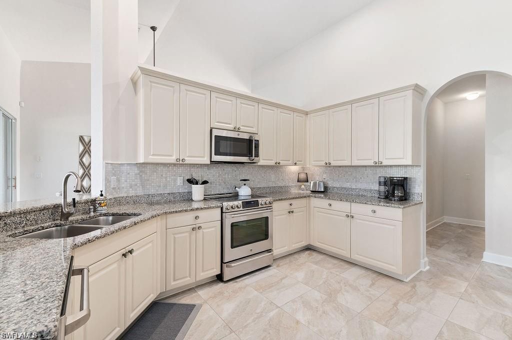 8963 Appaloosa Ct, Naples, FL 34113 Photo