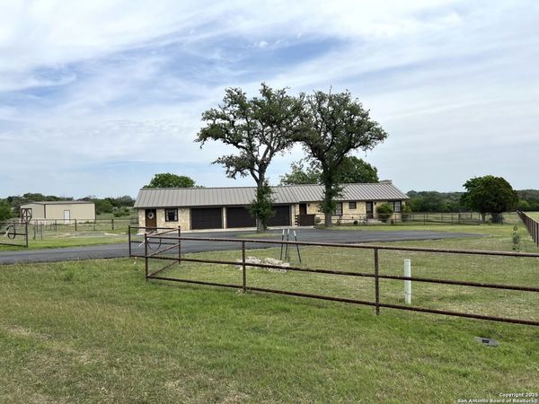 545 HIGHGATE DR, Bandera, TX 78003