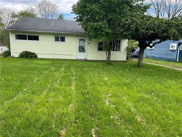 2108 Paul St, Hermitage, PA 16148