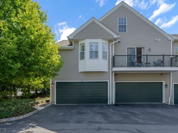 26 Heatherwood Lane, Bedminster, NJ 07921
