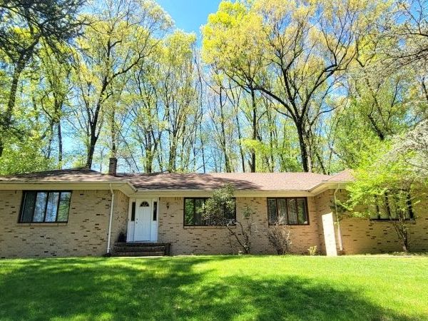 8 De Hart Rd, Parsippany-Troy Hills, NJ 07054