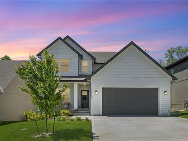 16135 Giorgia Street, Parkville, MO 64152