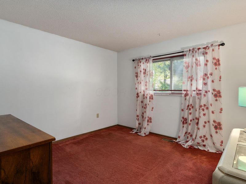2879 Blarefield Drive, Columbus, OH 43231 Photo 18
