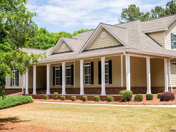 35 Nicklaus Circle, Social Circle, GA 30025