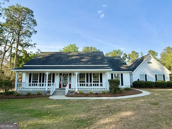 494 Hunter Road NW, Baxley, GA 31513